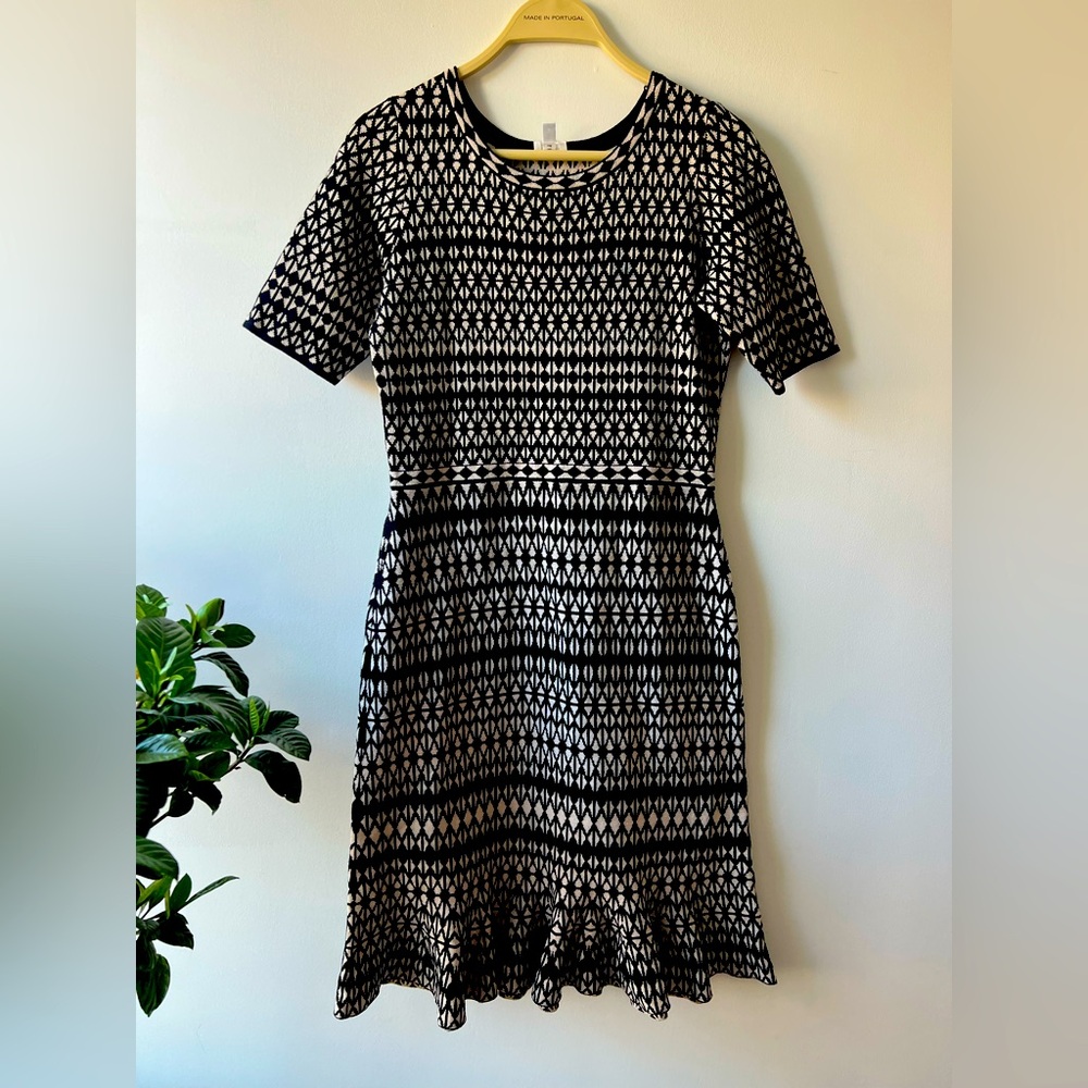 Dressbarn black and white printed dress
